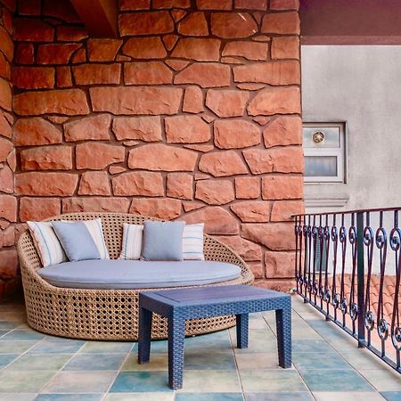 Saffronstays Boulevard Rockhouse - Pool Villa With Amazing Nature Views Лонавала Экстерьер фото